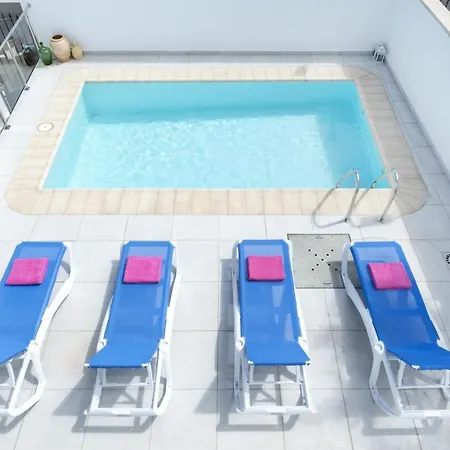 Sunny Side By Puerto del Carmen (Lanzarote)